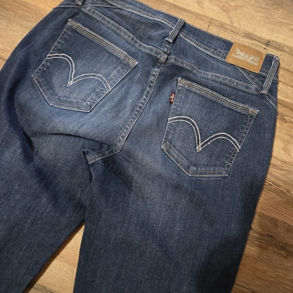 LEVI'S 529 BOOTCUT " Curvy" Size 29W X  32 L - Picture 3 of 4